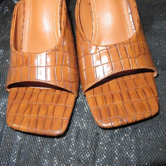 Crocodile Embossed High Gloss Leather Mule Sandals Heart Sculptural Heels sz 11 - Picture 6 of 16